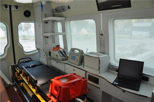 醴陵市救护车内部